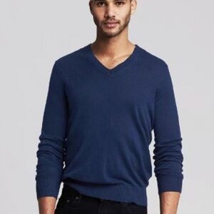 BANANA REPUBLIC Silk Linen Blend Vneck Preppy Navy Blue Lightweight Knit Sweater